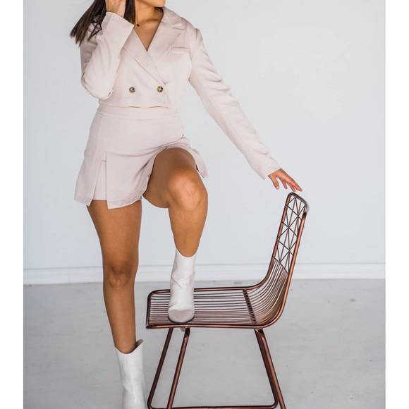 NEW ENSEMBLE work to wine skort in light beige - Picture 7 of 7